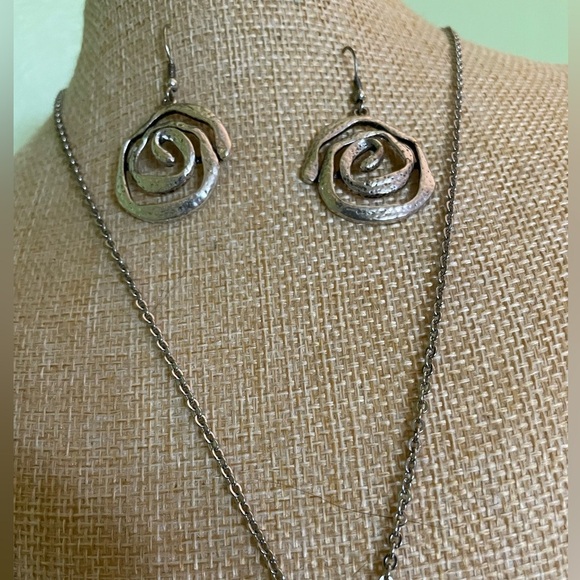 *Host Pick*Elegant Amor Fati Silver Necklace and Roses Earring Set - Picture 7 of 10